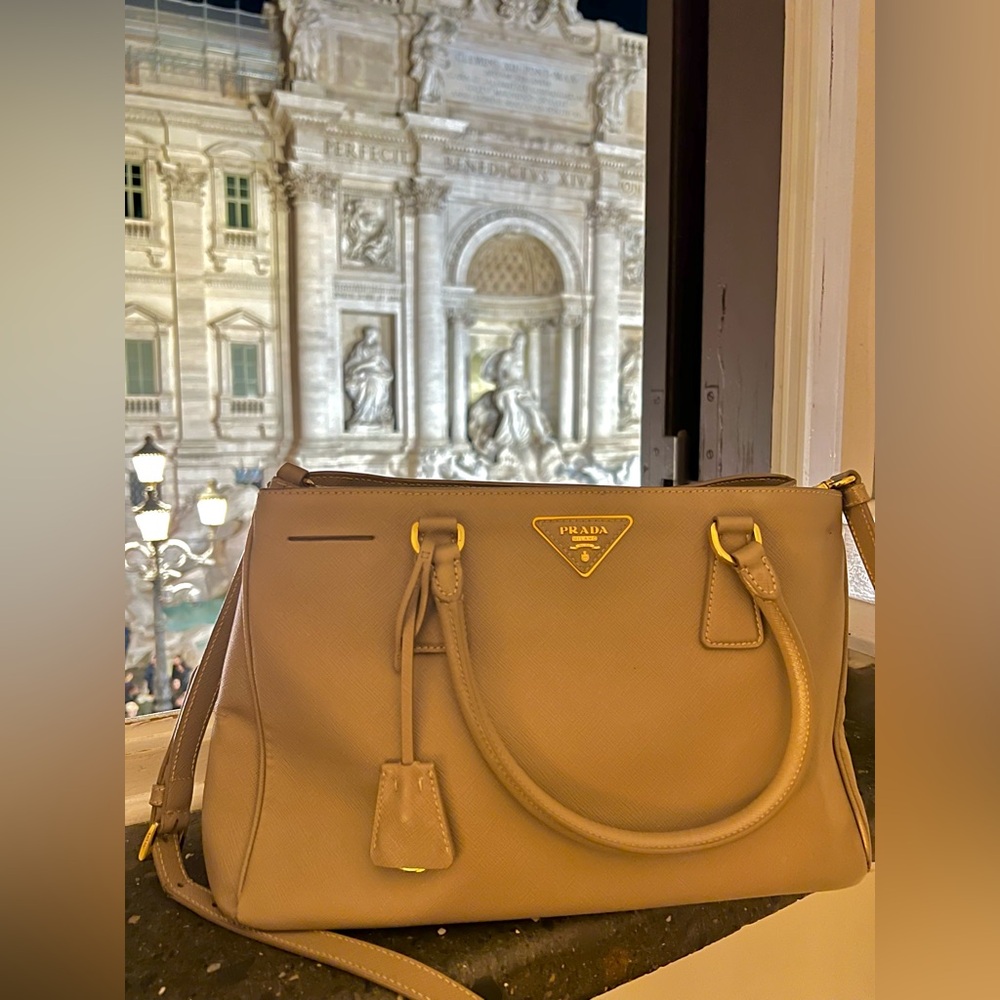 PRADA Galleria Safiano Tan Brown Leather Top Handle Tote Bag Purse Authentic.